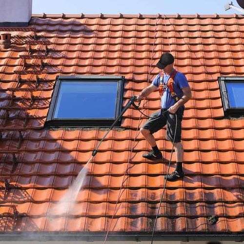 Reinigen van pannendak in Barendrecht